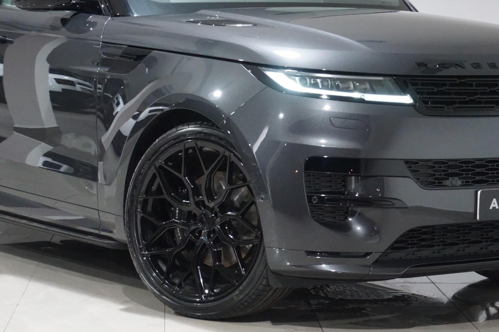 Land Rover Range Rover Sport 3.0 D300 MHEV Dynamic SE SUV 5dr Diesel Auto 4WD Euro 6 (s/s) (300 ps)